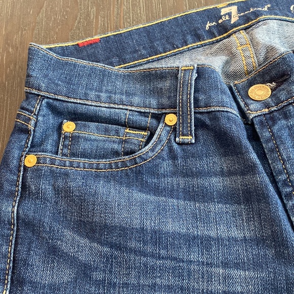 7 for all mankind ladies jeans in size 25 with fading and whiskering. - Picture 11 of 11